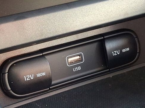Used 2025 Kia Soul LX FWD image 24