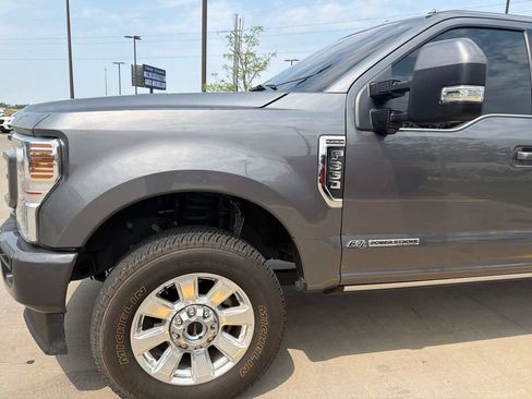 Used 2022 Ford F350 Platinum AWD/4WD image 5
