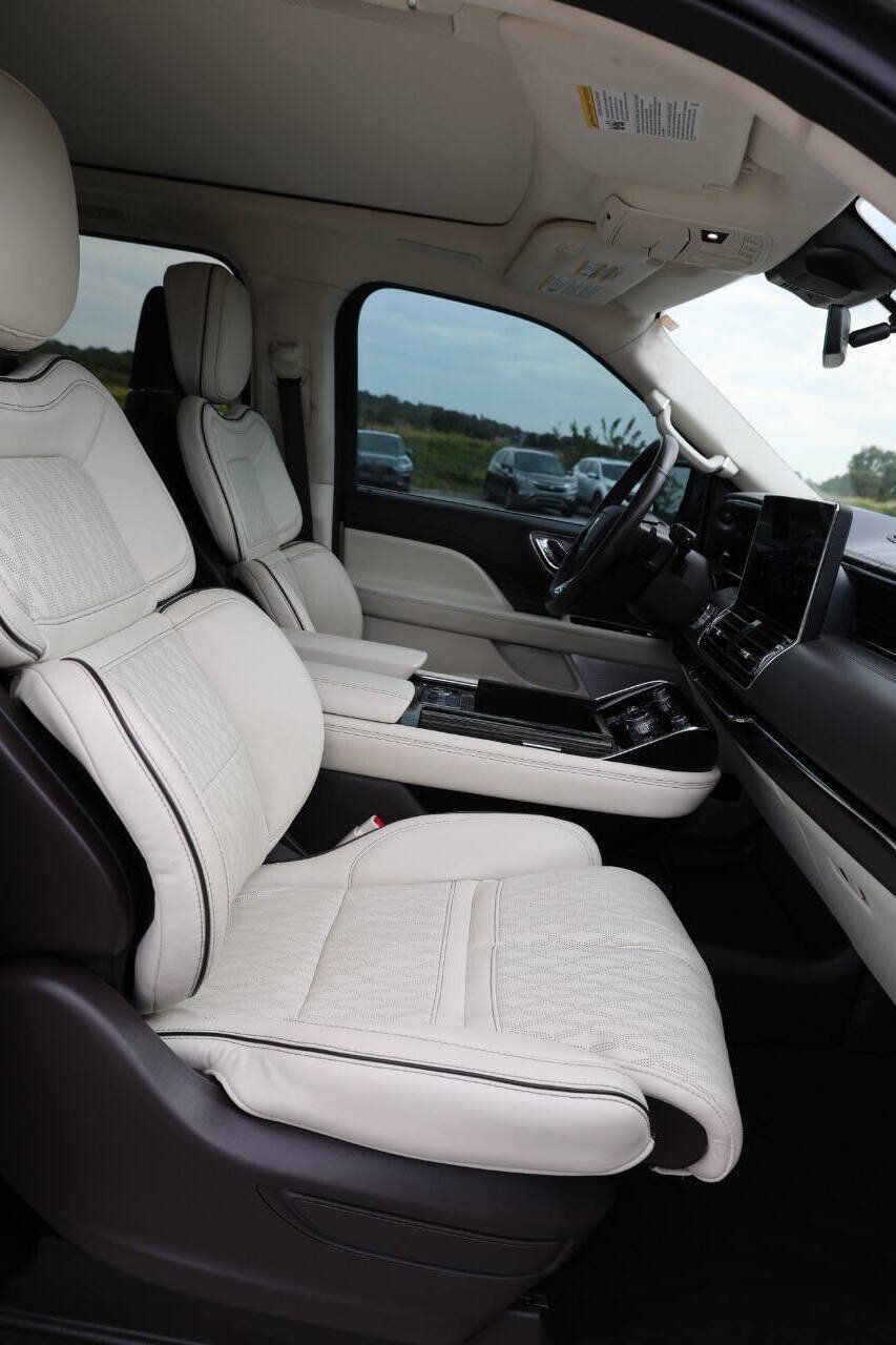 Used 2022 Lincoln Navigator L Black Label AWD/4WD image 15