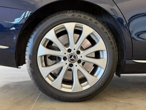 Used 2018 Mercedes-Benz E 400 4MATIC Wagon w/ Premium 2 Package image 9