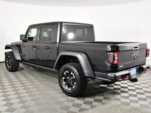Used 2026 Jeep Gladiator Rubicon AWD/4WD image 8