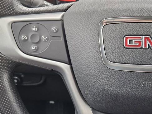 Used 2024 GMC Terrain SLE image 28