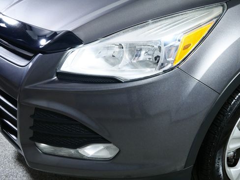 Used 2013 Ford Escape SE image 16