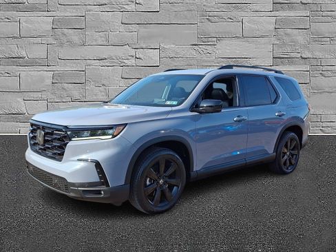 Used 2025 Honda Pilot Black Edition image 5