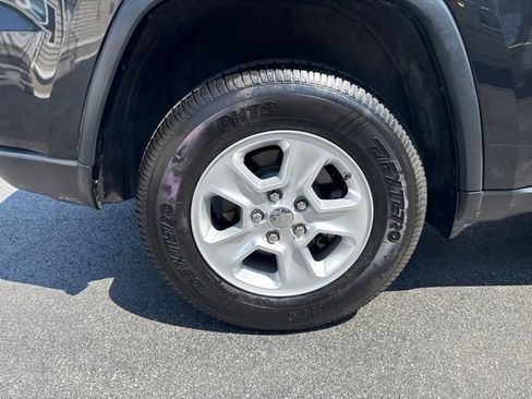 Used 2014 Jeep Grand Cherokee Laredo w/ Quick Order Package 23E AWD/4WD image 18