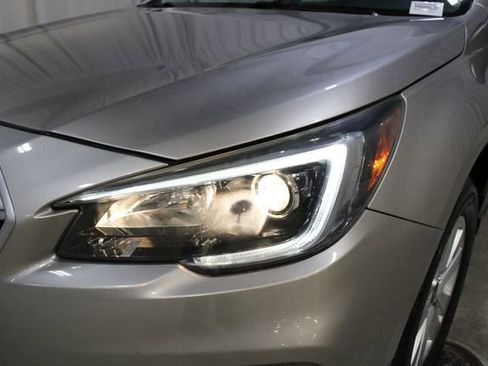 Used 2018 Subaru Outback 2.5i AWD/4WD image 32