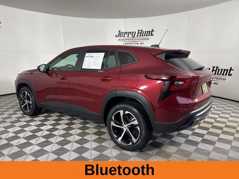 Used 2024 Chevrolet Trax RS w/ Sunroof Package image 7