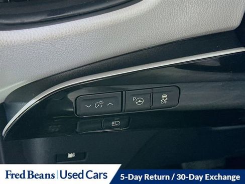 Used 2019 Toyota Prius LE image 11