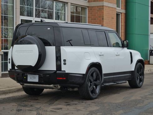 New 2026 Land Rover Defender 130 X-Dynamic SE image 7