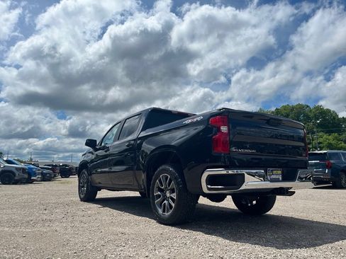 Used 2023 Chevrolet Silverado 1500 LT AWD/4WD image 10