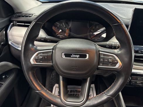 Used 2022 Jeep Compass Limited image 35