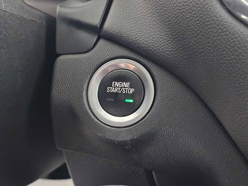 Used 2019 Chevrolet Equinox LT FWD image 30