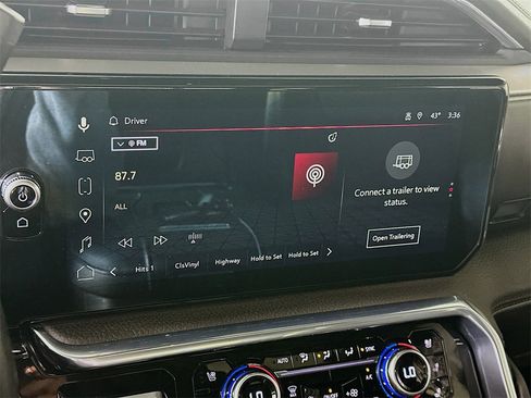 Used 2025 GMC Sierra 2500 Denali w/ Denali Reserve Package image 17