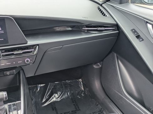 Certified 2025 Kia Niro LX FWD image 16