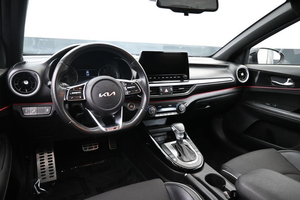 Certified 2022 Kia Forte GT-Line FWD image 11
