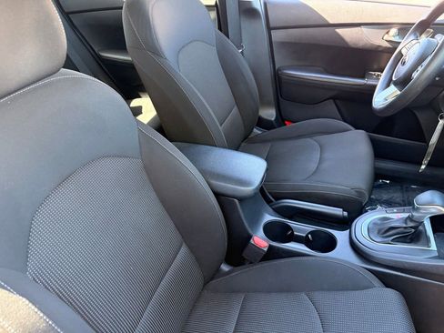 Used 2020 Kia Forte LXS FWD image 11