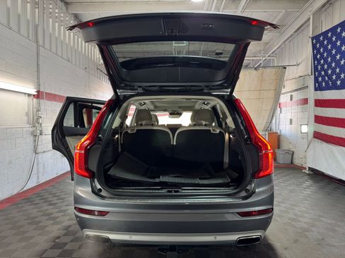 Used 2017 Volvo XC90 T6 Momentum w/ Vision Package image 12