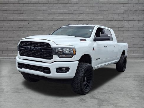 Used 2022 RAM 3500 Big Horn w/ Night Edition AWD/4WD image 5