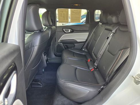 Used 2024 Jeep Compass Limited image 27