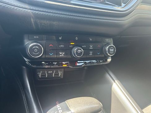 Used 2022 Dodge Durango GT RWD image 52