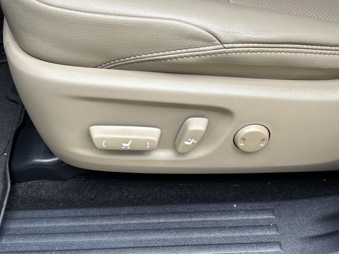 Used 2023 Toyota 4Runner Limited image 18