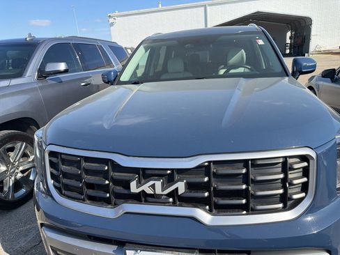 Used 2023 Kia Telluride SX image 2