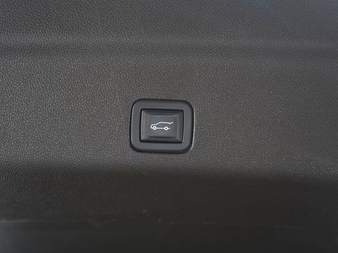 Used 2021 GMC Yukon XL Denali image 20