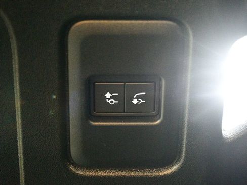 Used 2024 Land Rover Defender 110 S AWD/4WD image 72