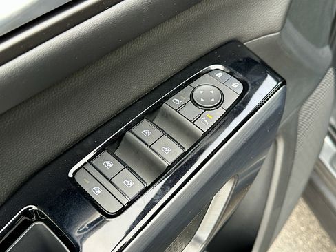 New 2026 Nissan Pathfinder SL image 29