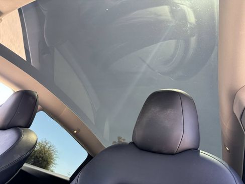 Used 2021 Tesla Model Y Long Range AWD/4WD image 16