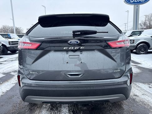 Used 2024 Ford Edge SEL w/ Convenience Package image 8