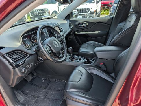 Used 2020 Jeep Cherokee Latitude Plus AWD/4WD image 16