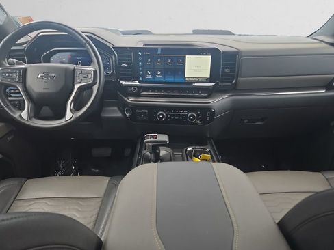 Used 2023 Chevrolet Silverado 1500 ZR2 image 11
