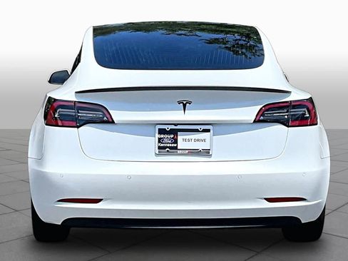 Used 2019 Tesla Model 3 Standard Range RWD image 4