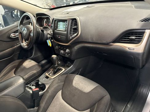 Used 2016 Jeep Cherokee Sport w/ Safety Group AWD/4WD image 14
