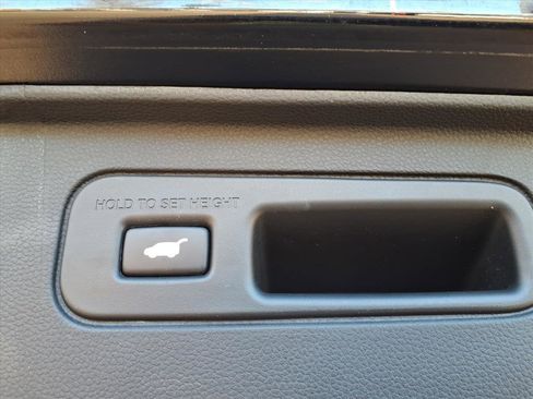 Used 2023 Honda Pilot TrailSport image 6