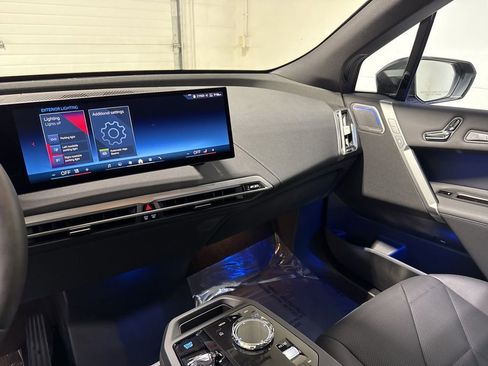 Used 2025 BMW iX M60 image 17