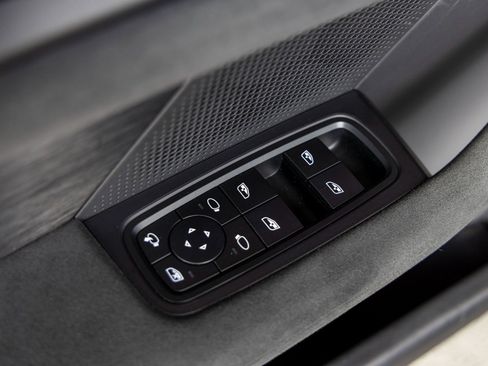 Used 2023 Porsche Taycan GTS w/ Premium Package (P6U) image 22