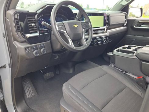Used 2024 Chevrolet Silverado 1500 LT AWD/4WD image 20