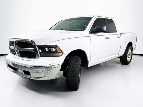 Used 2016 RAM 1500 Classic SLT AWD/4WD image 2
