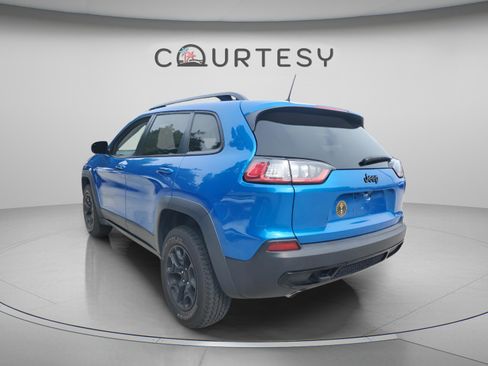Used 2022 Jeep Cherokee Latitude w/ Sun & Sound Group AWD/4WD image 2