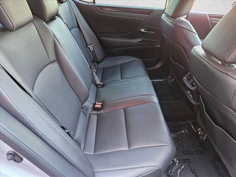 Used 2020 Lexus ES 300h w/ Premium Package FWD image 25