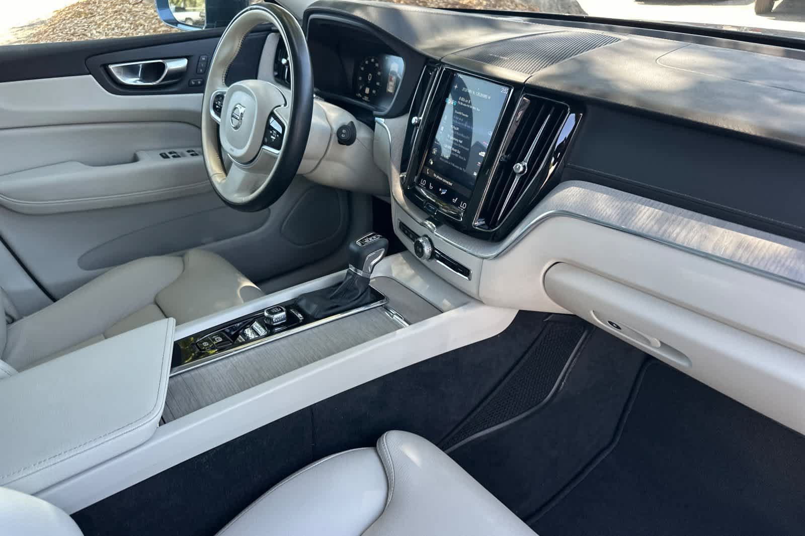 Used 2020 Volvo XC60 T5 Inscription AWD/4WD image 17