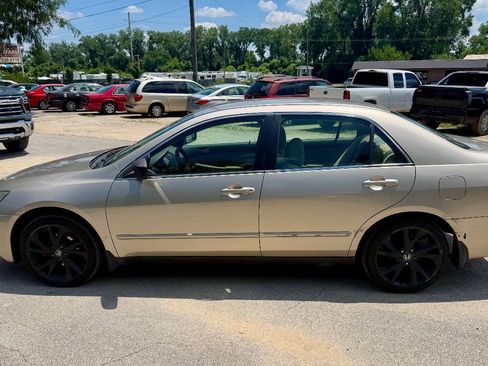 Used 2003 Honda Accord LX image 2