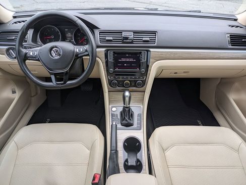 Used 2018 Volkswagen Passat 2.0T SE image 14