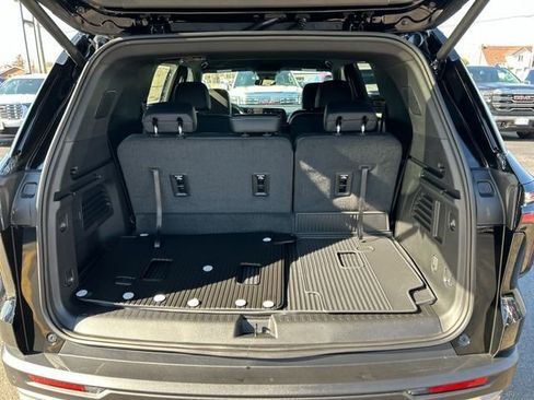 New 2026 Chevrolet Traverse LT w/ LPO, Floor Liner Package image 10