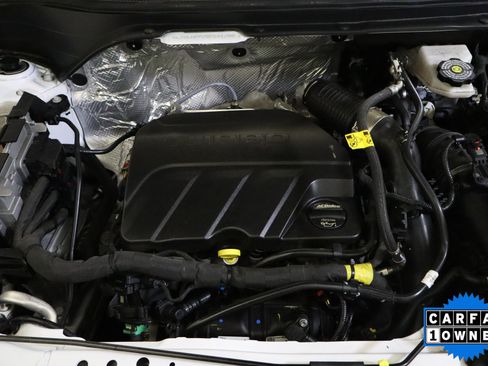Used 2025 Chevrolet Trax LT FWD image 14