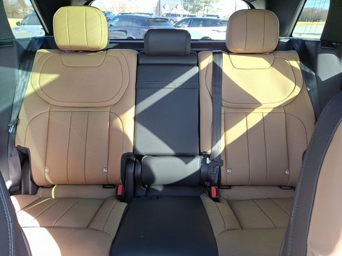 New 2025 Land Rover Range Rover Sport Dynamic SE image 16