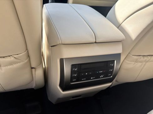 Used 2023 Lexus GX 460 Luxury w/ Accessory Package AWD/4WD image 19