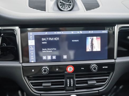 New 2026 Porsche Macan image 23